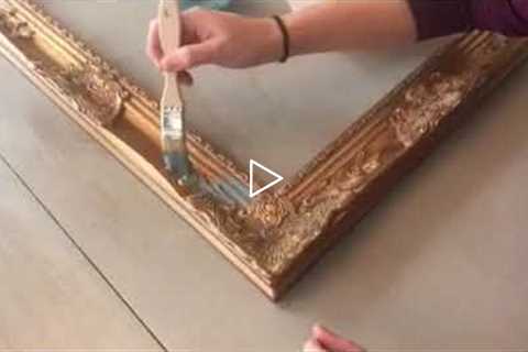 HOW TO ANTIQUE A FRAME USING CHALK PAINT. TIPS AND TRICKS TO GET A BEAUTIFUL ANTIQUE FINISH.