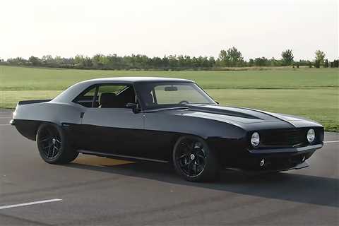 Video: Joe Rogan's 1969 Camaro Built by Roadster Shop