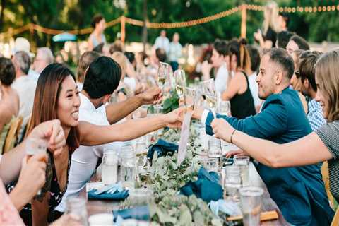 The Ultimate Guide to Wedding Guest Etiquette