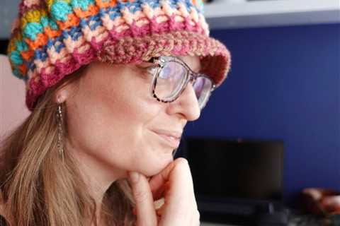 Crochet a Popular & Stylish Free Spirit Peaked Cap