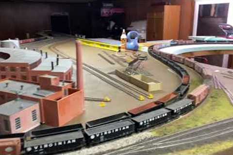 Ho scale double track running. #hoscale #modeltrains #modelrailroad #trains