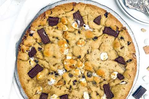 S’mores Cookie Cake