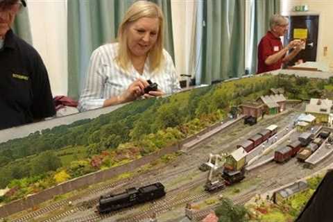 Hands On At The New MIlls Model Railway Show 2023