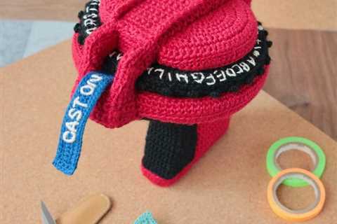 Unusual Crochet: Check Out 203gow’s Inoperable Label Maker