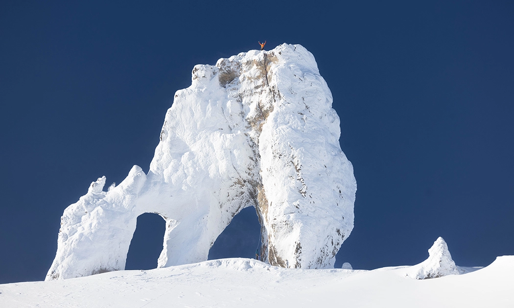 Dani Arnold achieves the first winter ascent of the Tarantellen in Svalbard